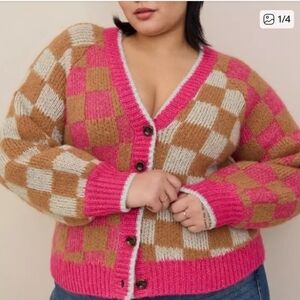 TORRID CHUNKY CARDIGAN CHECKERED V-NECK BUTTON FRONT SWEATER. SIZE 3=3X.
